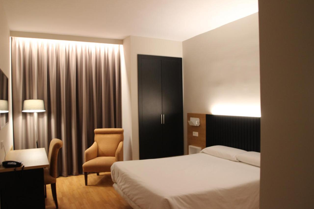Hotel Alcantara Caces المظهر الخارجي الصورة