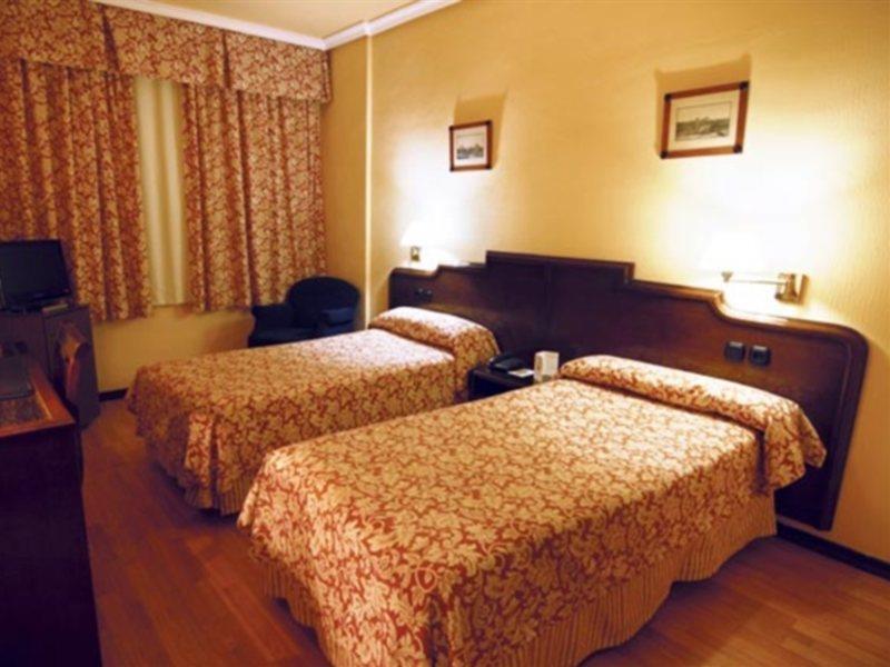 Hotel Alcantara Caces المظهر الخارجي الصورة
